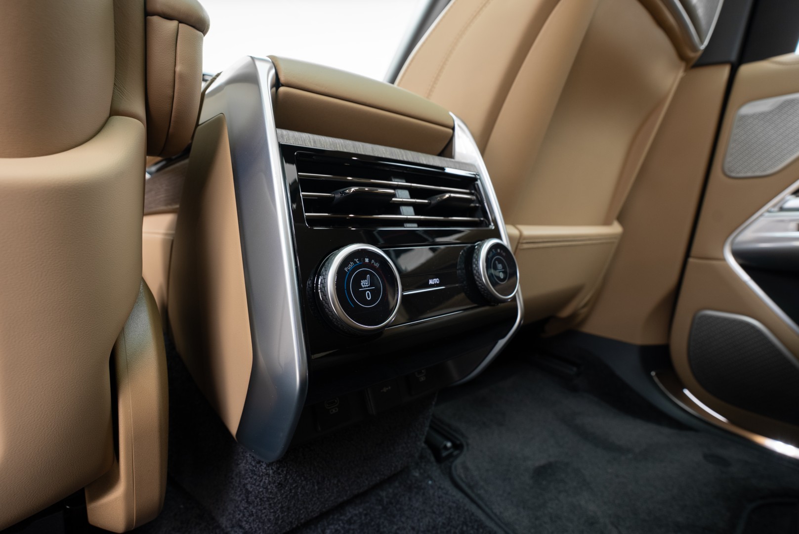 2025 RANGE ROVER P530 AUTOBIOGRAPHY LWB | MAIN DEALER WARRANTY 5 YEARS